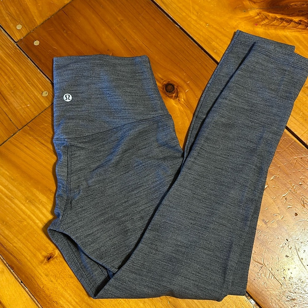 lulu align leggings, grey size 4 21”